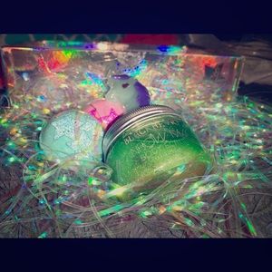 Adorable bath set 🛁🦄💚